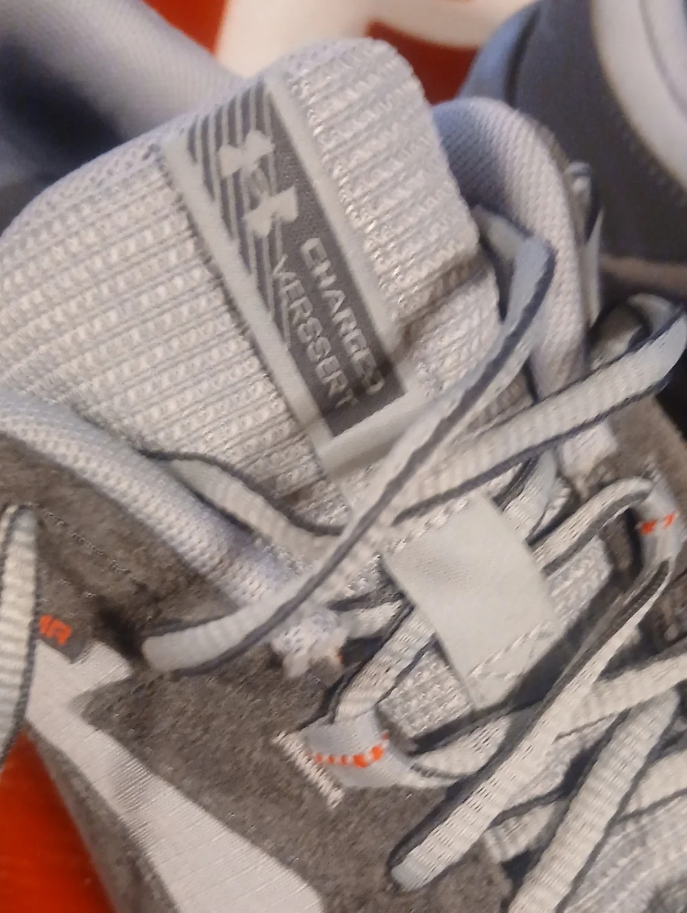Mens Size 11 Under Armour Charged Verssert  Running Shoes
